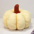 Gelb-weißer karierter Kürbis Plüschkissen, weiches Kuscheltier und Dekokissen für Herbst. - 18*12cm / Gelb
