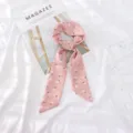Écharpe twilly en tissu à motif floral rose, design élégant de petites fleurs, vue détaillée. - 95cm*6cm / Feuille Verte Fleur Blanche