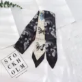 Élégante écharpe en soie noire et blanche pour femme, ruban de cou élégant et accessoire d'été. - 130x7cm / Noir et Blanc Papillon Floral (Style 2)