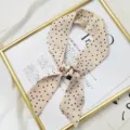 Bellissimo foulard skinny in seta a pois densi, elegante nastro per borse e collo. - Nastro a Pois Fitti / Colore pelle