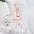 Schicker langer Seidenschal mit Kirsche Herz Print, vielseitiges Halstuch oder Taschenband Damen. - 130*7cm / Kirsch-Lippen-Herz-Druck (7)