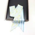Foulard en soie fin a fleurs et rayures pour femme cravate cheveux sac accessoire. - 130cmx6cm / Style 03 (Bleu Clair Jaune Floral)