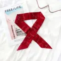 Κόκκινο μεταξωτό φουλάρι κορδέλα με λευκή στάμπα γραφής, κομψό twilly για τσάντα. - 90x5cm / Κόκκινο Χειρόγραφο Σχέδιο