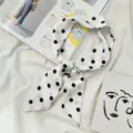 Elegante piccolo foulard in seta a pois neri e bianchi perfetto per borse e collo. - Nastro a Pois / Bianco