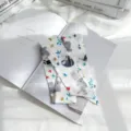 Vue détaillée d'un petit foulard en coton lin imprimé, motif koala et paresseux, ruban de sac élégant. - Imprimé Plante Koala (Style 1)