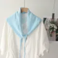 Foulard triangulaire en tricot bleu clair accessoire mode polyvalent pour femme - Bleu ciel