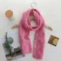 Écharpe longue en tricot rose douillette pour femmes, cache-cou chaud d'hiver style. - 156x14cm / Rose