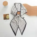 Chique lange en smalle zwart-witte zijden sjaal met klassieke stip- en geometrische patronen. - 04#-Witte Paisley