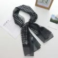 Élégant long foulard en mousseline à pois noirs et blancs, idéal pour la protection solaire. - 142*34cm / 15#-Fleur de Vague Noire