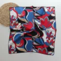 Élégant carré de soie imitation avec motif floral géométrique coloré pour femme et accessoire. - Floral Rouge Bleu