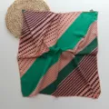 Élégant foulard carré en imitation soie avec motif géométrique pour femme et accessoire. - Vert Bloc de Couleur Rayé