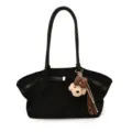 Zwarte suèdetas shopper voor dames, grote schoudertas met schattige puppy pluche hanger accessoire. - Zwart