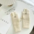 Gestrickte fingerlose Handschuhe Zopfmuster Winter warm konvertierbare Fäustlinge beige - Einheitsgröße / Flip-Top Fingerlos Stil / Gebrochenes Weiß