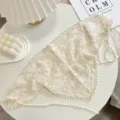 Sciarpa triangolare in pizzo beige vintage fascia per capelli floreale carina per donne - Foulard Triangolare Stile 2