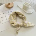 Pañuelo cuadrado pequeño floral amarillo vintage francés para mujer elegante pañuelo diadema - Pañuelo 13