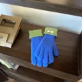 Stylish color-block knit gloves for women, warm winter touchscreen gloves with ribbed cuffs. - One Size / Blue Green