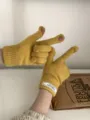 Guantes de punto amarillo para mujer diseño táctil con etiqueta en la muñeca para otoño invierno. - Amarillo
