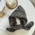 Floral print triangular headscarf with delicate pearl edge for women summer fashion. - 60cmx60cm / 01-Black Floral