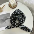 Foulard carré en coton à imprimé géométrique pour femmes, élégant tour de cou et bandeau. - Carré Bleu