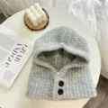 Vue détail cagoule en tricot, ensemble capuche écharpe d'hiver douillet, texture chinée douce. - Taille unique / Gris clair