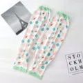 Manches de protection solaire en soie glacée pour femmes avec joli motif de pêche et fleurs. - Taille unique / Blanc Rose Pêche Floral