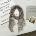 Leggera sciarpa a quadri marrone da donna, elegante foulard trasparente per la moda primaverile. - 140*14cm / Quadri Caffè