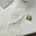 Witte kanten bloemen driehoek hoofddoek, zoete strik haaraccessoire voor vrouwen, elegante wrap. - 140x30cm / Wit
