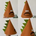 Joli chapeau dinosaure conique pour anniversaire d'enfants, chapeau de fête en feutre amusant. - Chapeau Dinosaure Expression