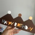 Chapeau d'anniversaire couronne en feutre avec lettres colorees pour enfants fete decos - Tons Bruns