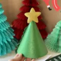 Chapeau de fête pailleté vert avec détail d'étoile dorée, accessoire de Noël festif. - Vert