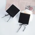 Schwarzer Samt Schmuckbeutel mit Schleife und Geschenkbox Verpackung zur Aufbewahrung. - 6*6cm / Schwarz