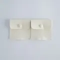 Beige Samt Schmuckbeutel mit Druckknopf, weiche kleine Flannel Aufbewahrungstasche für Ringe. - 8*8cm / Gebrochenes Weiß