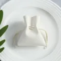 Weisser Mikrofaser Schmuck Kordelzug Beutel, weicher Samt Geschenkbeutel fuer Ohrringe. - Gebrochenes Weiß