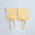 Gelber Samt Schmuckbeutel mit Klappe und Schleifenband, ideal fuer Uhren und Accessoire Verpackung. - Gelb