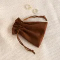 Brauner Schmuckbeutel aus Wildlederimitat mit Kordelzug, kleine Geschenktasche für Ohrringe. - Braun