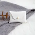 Weißer PU-Leder Mini Aufbewahrungsbeutel Umschlag Münzetui mit Druckknopf für Schmuck. - Weiß / 7*5cm