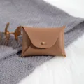 Braune PU Leder Mini Briefumschlag Tasche, schöner Schmuck Aufbewahrungsbeutel mit Druckknopf. - Braun / 7*5cm