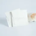 Weisser Mikrofaser Schmuckbeutel mit Lasche und Riemen, elegante Aufbewahrung für Ringe. - 6.2*6.2cm / Weiß