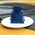 Blauer Samt Schmuckbeutel Kordelzug Geschenkbeutel kleine Aufbewahrungstasche für Accessoires. - 7*9cm / Dunkelblau