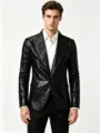 Vista detallada de la elegante chaqueta de traje negra con lentejuelas para hombre, ideal. - Negro