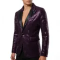 Primer plano de chaqueta de lentejuelas moradas para hombre con solapa de satén negro. - S / Púrpura