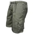 Herren Armeegruene Cargoshorts mit elastischem Kordelzugbund und mehreren Taschen Ansicht - S / Armeegrün