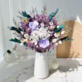 Bouquet de fleurs séchées de roses et d'eucalyptus stabilisées, vase en céramique, déco. - Herbe de Cristal + Bouquet de Roses Préservées (Sans Vase) / Violet