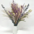 Bouquet de fleurs séchées de pampas avec queue de lapin et eucalyptus dans un vase en céramique. - HS187