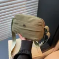 Gruene Nylon Umhaengetasche minimalistische laessige mehrschichtige Schultertasche Damen. - Grün