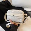 Minimalistische lässige Damen Umhängetasche, vielseitige leichte Nylon Mehrschicht Alltagstasche. - Weiß
