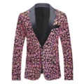 Detalle de cerca de la chaqueta de lentejuelas para hombre con elegante solapa de chal negro. - Rosa Naranja