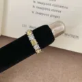Anillo elegante con circonitas amarillas y transparentes joya apilable color plata - Strass Amarillo Claro