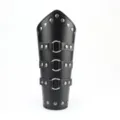 Zwarte middeleeuwse lederen polsband punk gotische viking polsmanchet accessoire. - Enkele Polsbeschermer / Zwart