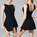 Robe de tennis sportive noire pour femme combinaison de sport sans manches fitness. - S / Robes / Noir